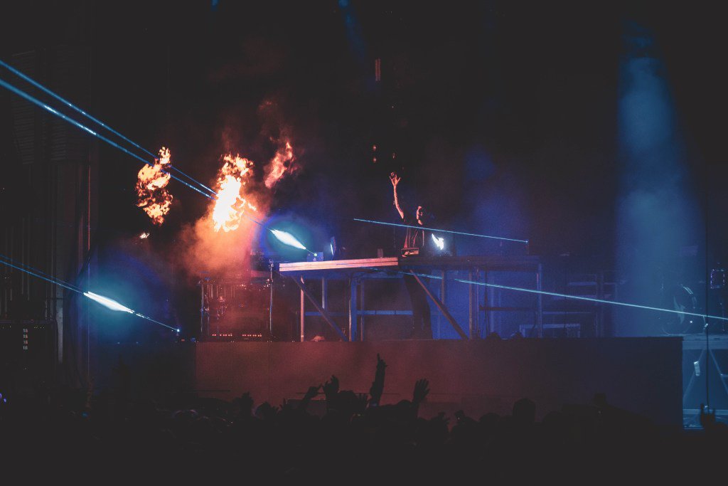 A_Sweets44's tweet photo. Illenium, Stage AE https://t.co/pxwn98YcsI https://t.co/i6DYqK69Ak