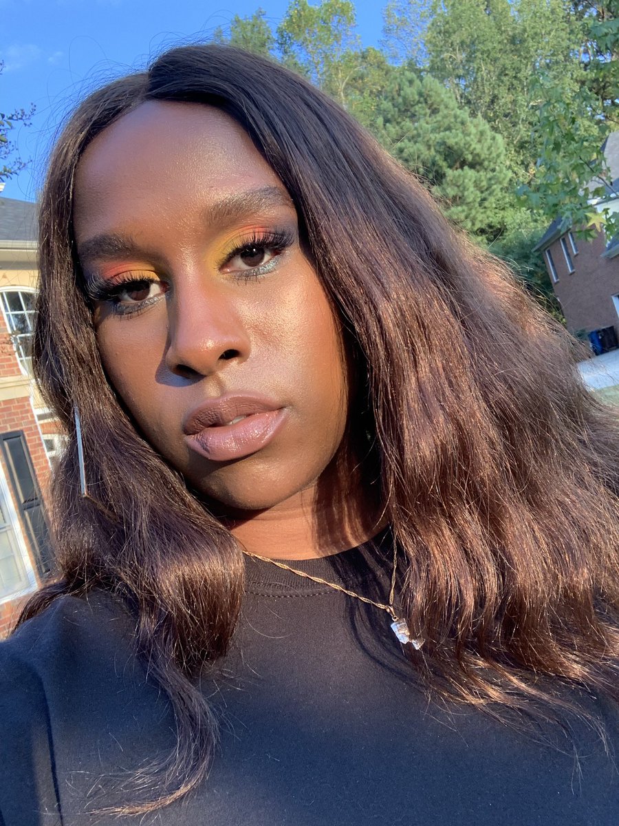 LauryneAmanda's tweet photo. I take all these pics on my dslr, but I end up posting the ones from my phone. 🤷🏾‍♀️
➖
#nyxcosmetics micro brow pencil 
#shophudabeauty #jamescharlespalette #neonobsessions
#patmcgrathlabs foundation 
#UOMABeauty concealer t2
#sunstalkrbronzer mochamami
#profiltrsettingpowder https://t.co/nRecUjcFqj