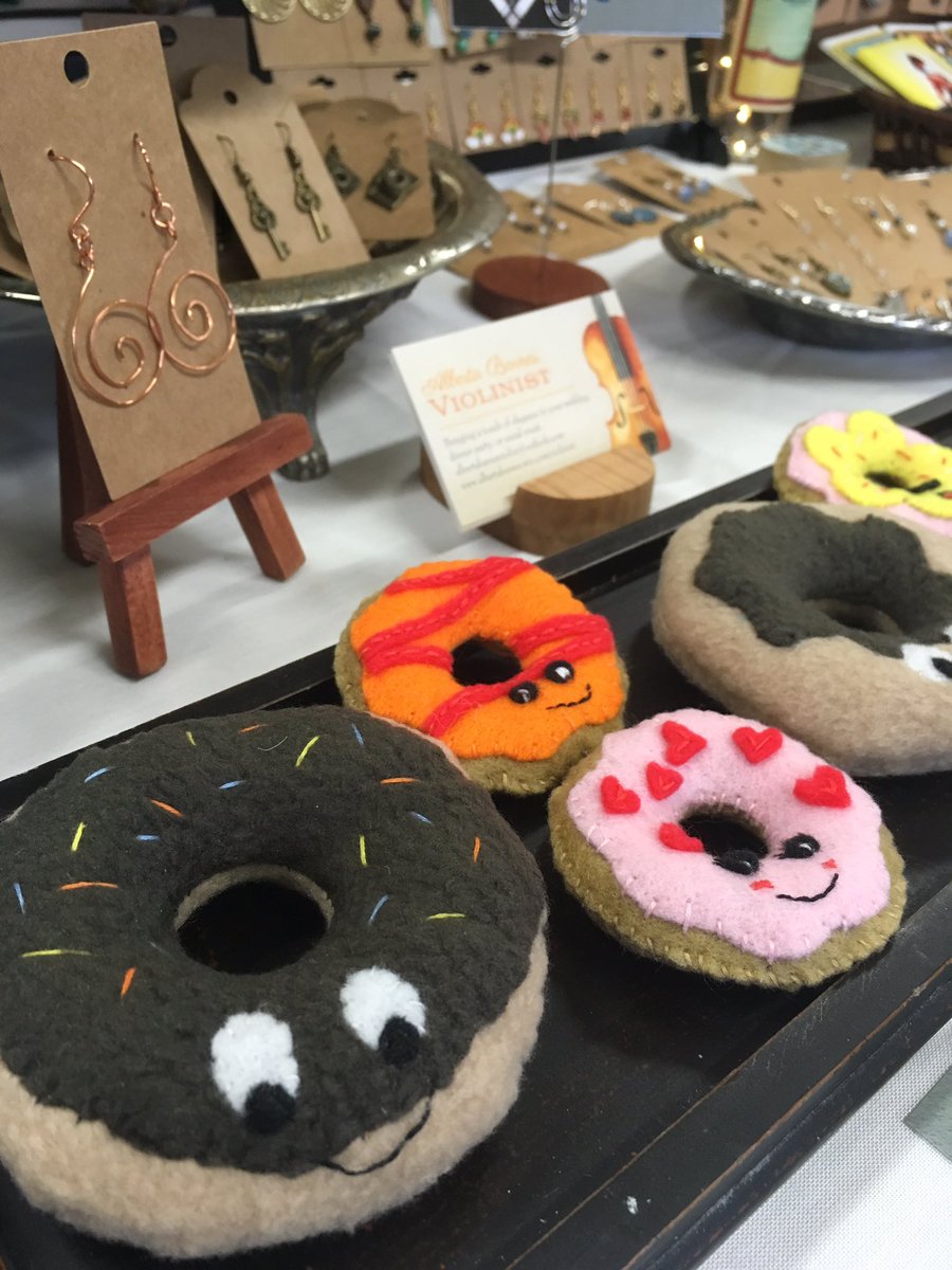 RipplesWithTime's tweet image. The Hillsboro High School Fall Craft Bazaar is going on today until 4:00! Come and see some new watch parts jewelry and adorable felt donuts. #portlandevents #steampunk #hillsborohighschool #craftfairs
