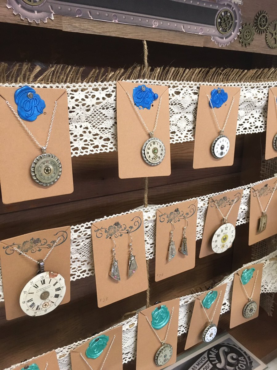 RipplesWithTime's tweet image. The Hillsboro High School Fall Craft Bazaar is going on today until 4:00! Come and see some new watch parts jewelry and adorable felt donuts. #portlandevents #steampunk #hillsborohighschool #craftfairs