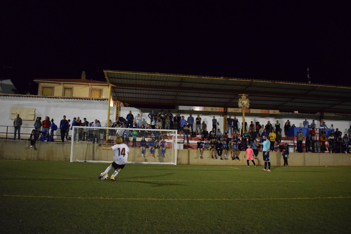 FutBaseInfantes's tweet photo. ECFB QUINTANAR DE LA ORDEN equipo debutante en nuestro torneo ¡CAMPEÓN DE BENJAMÍN ORO! 🏆 https://t.co/MjU76V9a8m