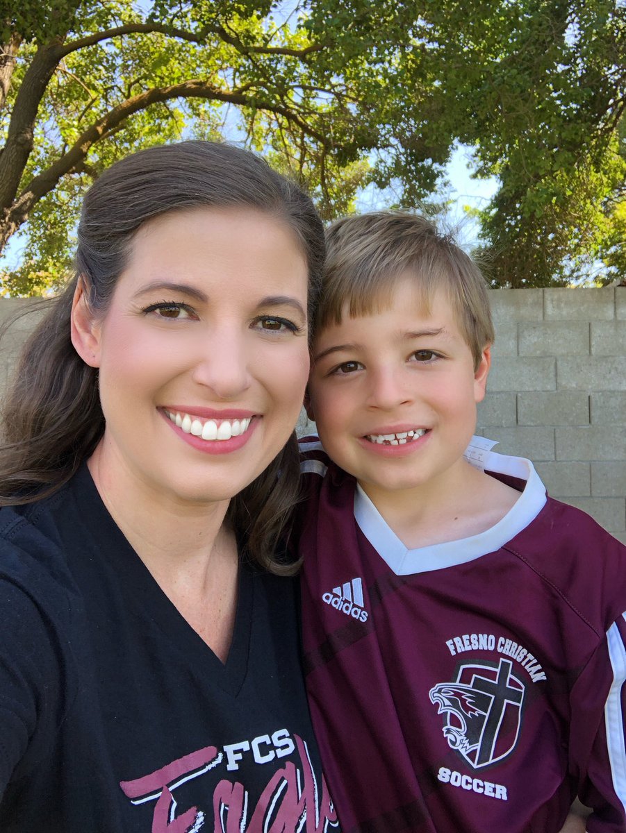 MJuricaCBS47's tweet image. SOCCER BEGINS! First game of the season, great weather too. Go @fresnochristian EAGLES! #soccer #greatweather #threegames #tournament ⚽️
