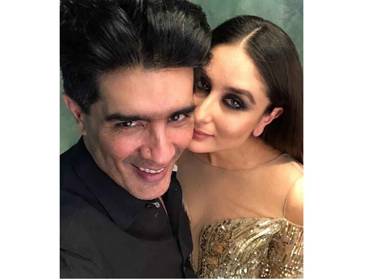 Manish Malhotra shares a selfie with Bebo  