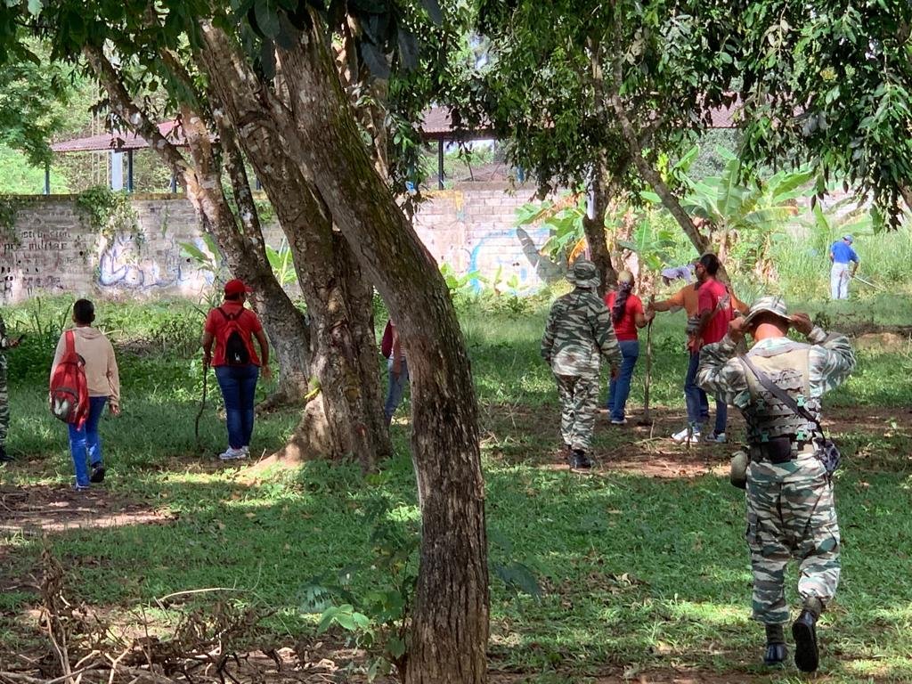 Raul_Brazon's tweet photo. Ejemplo de unidad !! brindan hoy las organizaciones políticas, sociales, comunales e institucionales mediante el (RAAS) logrando una gota de amor a nuestros centros educativos #Tod@sAlaEscuela #Zamora #Monagas @NicolasMaduro https://t.co/nC2LGGpXpI