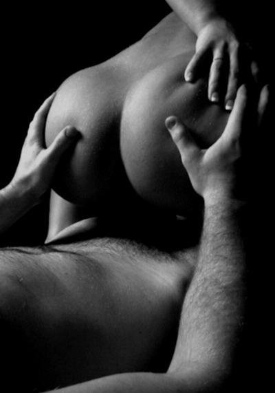 Lifes4lovin's tweet photo. My hands. Your ass 🍑
#WeekendWant https://t.co/iPMtGyot52