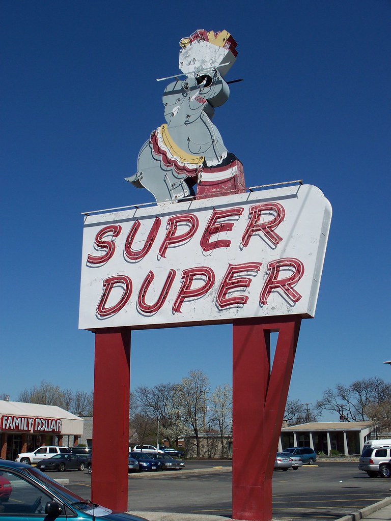 NifMuhammad's tweet image. was in my old neighborhood out east last week and was sad to once again notice that the Super Duper Elephant is gone. The store itself closed in 2010, but the elephant remained atop the sign for years after. It was such a symbol for the neighborhood of my youth.