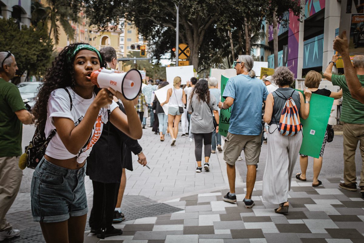 ZeroHourWPB's tweet photo. some pictures from yesterday’s #climatestrike #thisiszerohour https://t.co/SxyvofseY7