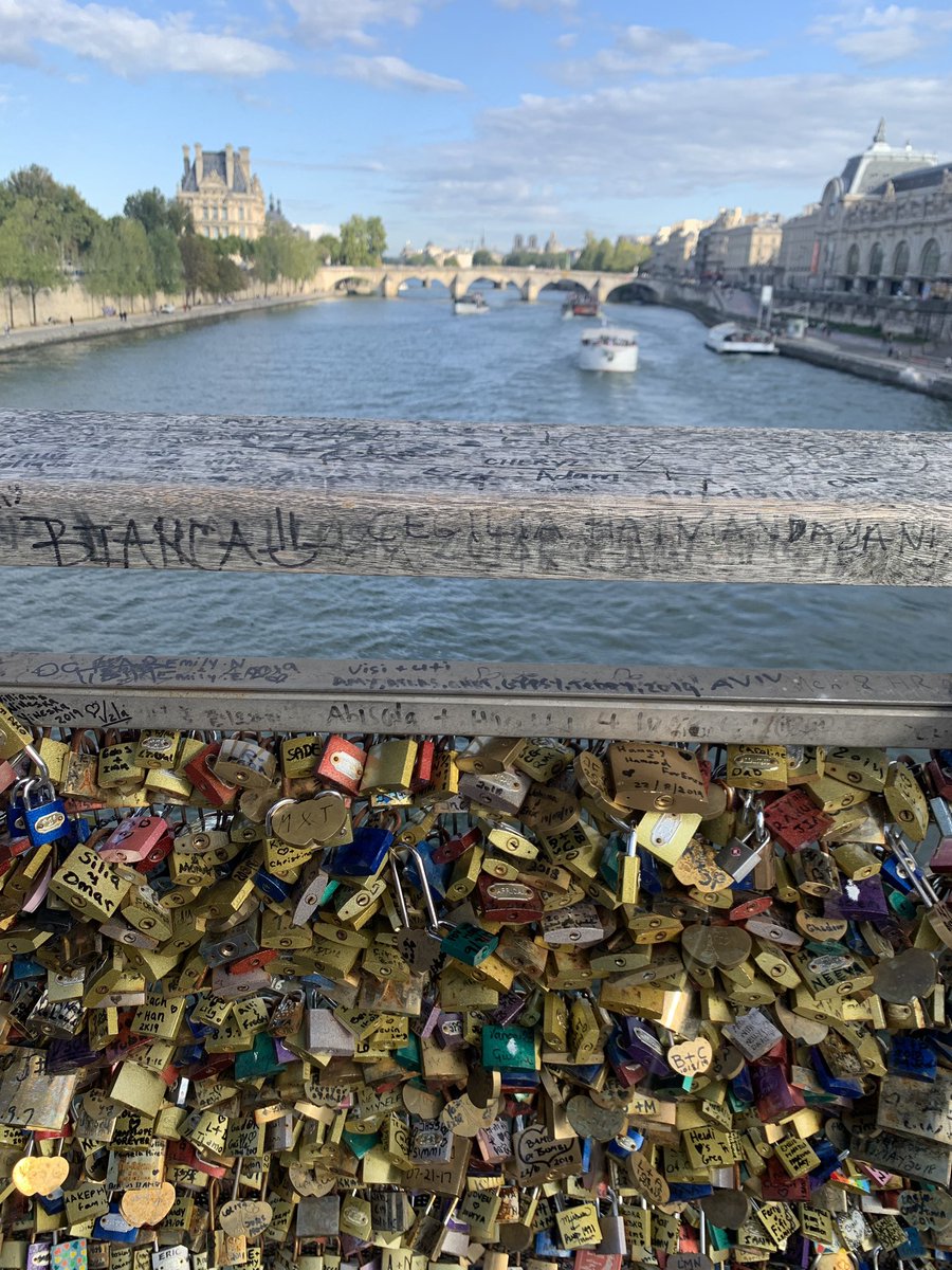 IMjustDAVION's tweet image. A goal since I was a child. 

#LockBridge #Paris #France