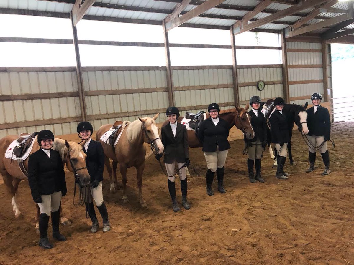 SemoEquestrian's tweet photo. The Hunt Show Team started off the show season with a Mock Show at home! We are getting prepared for a semester full of riding! #rideihsa #redhawksequestrian https://t.co/AXRZm4Kiy6
