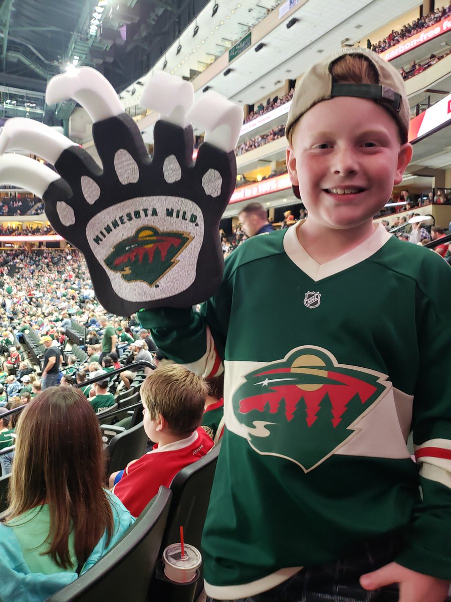 jacemilomom's tweet photo. #mnwild #FanClub #bigscreen https://t.co/LBoj9B4Uki