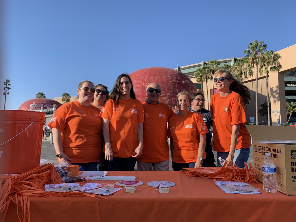 MoKalhor1077's tweet photo. LIGHT THE NIGHT2019!! Thank you team 606 &amp; 6668 for the great kids clinic at Leukmia Lymphomia Society at Angel Stadium!! @Steven_Mousseau @Jaime_HD_D25 @seanfinnthd @opsasm6668 @EddieReesespec1 @JabarrBean https://t.co/h0d8nMQsmI