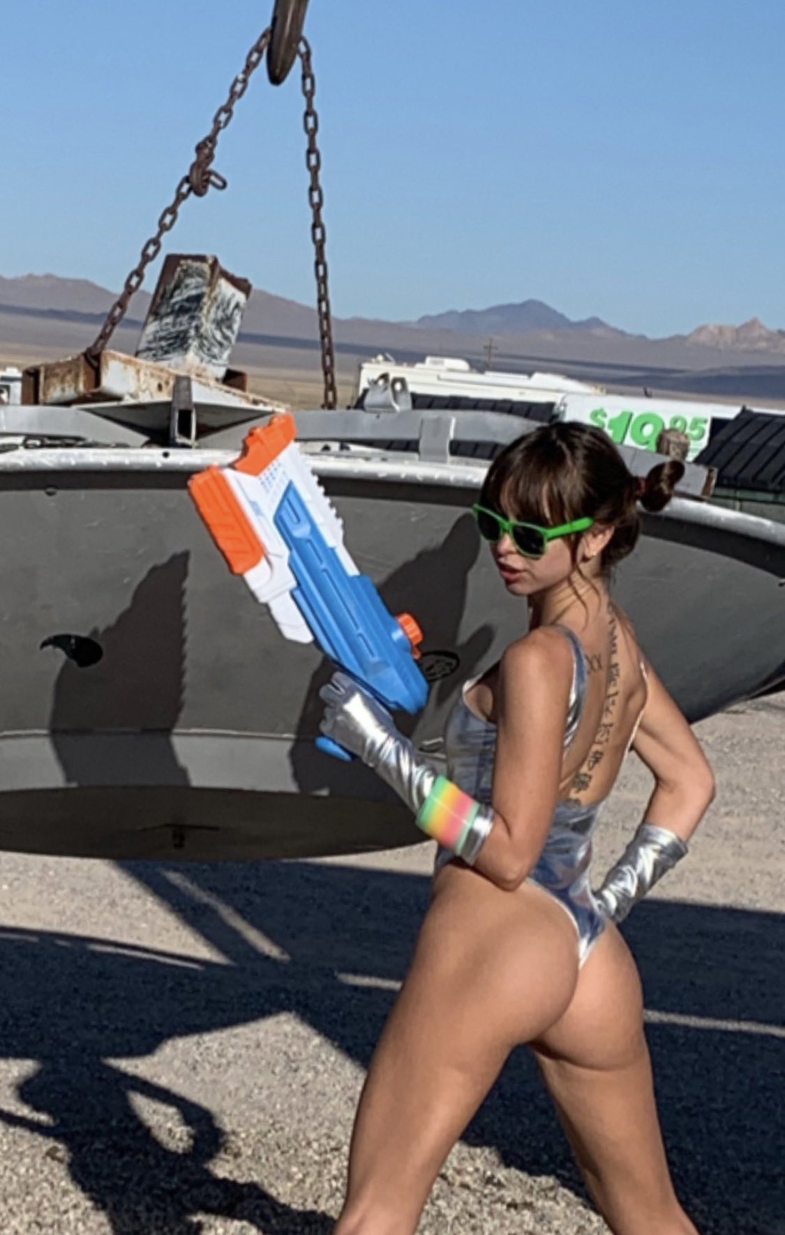 Mick Akers on X: The closest thing to a celebrity that stopped by  Alienstock this weekend was adult film star Riley Reid. Per her Twitter  page and attendees accounts. #AlienStock #Area51 #stormarea51