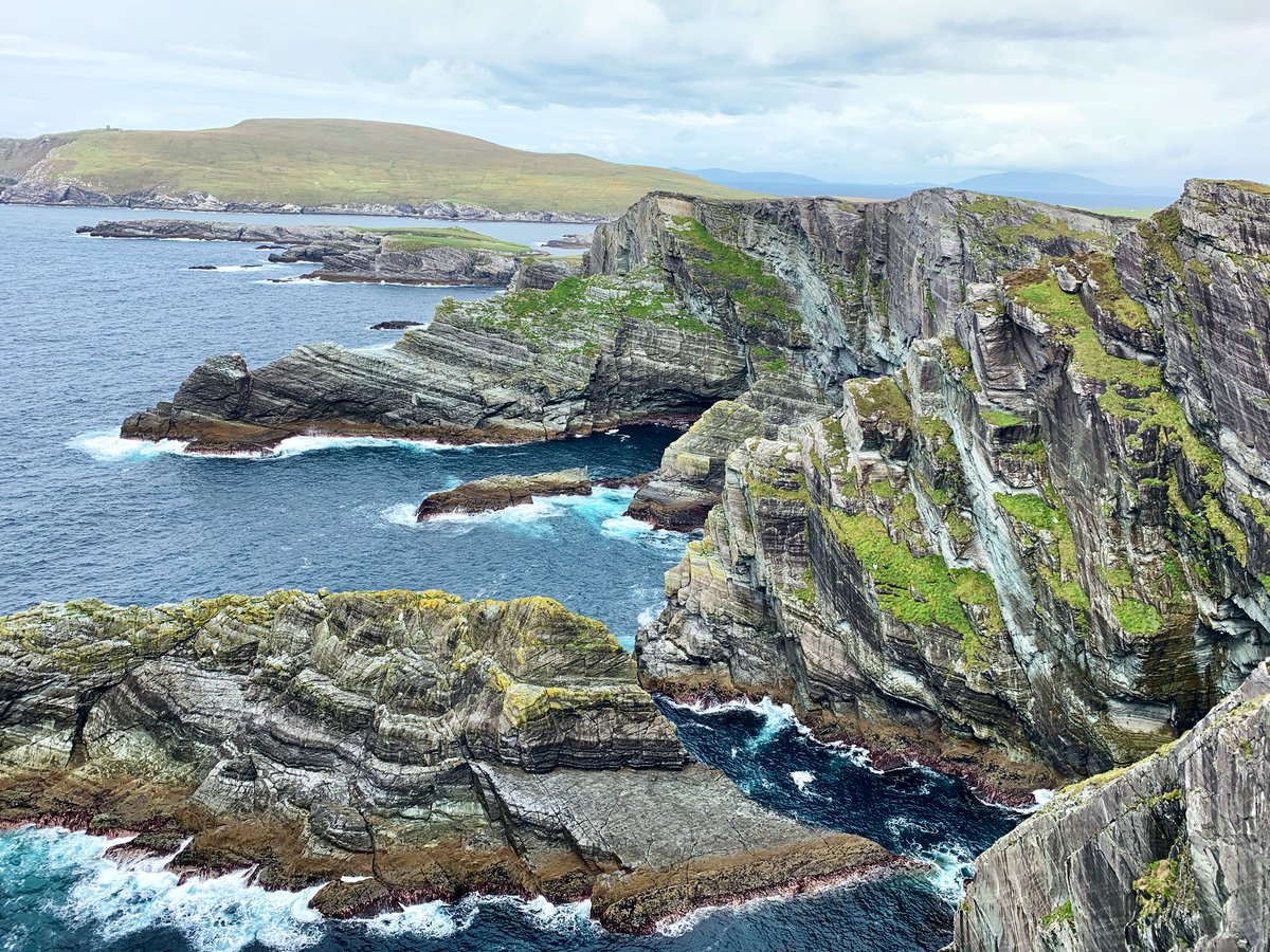 ceciolivos's tweet photo. #kerrycliffs #ringofkerry 💚🇮🇪☘️ https://t.co/aa7VTMvzCk