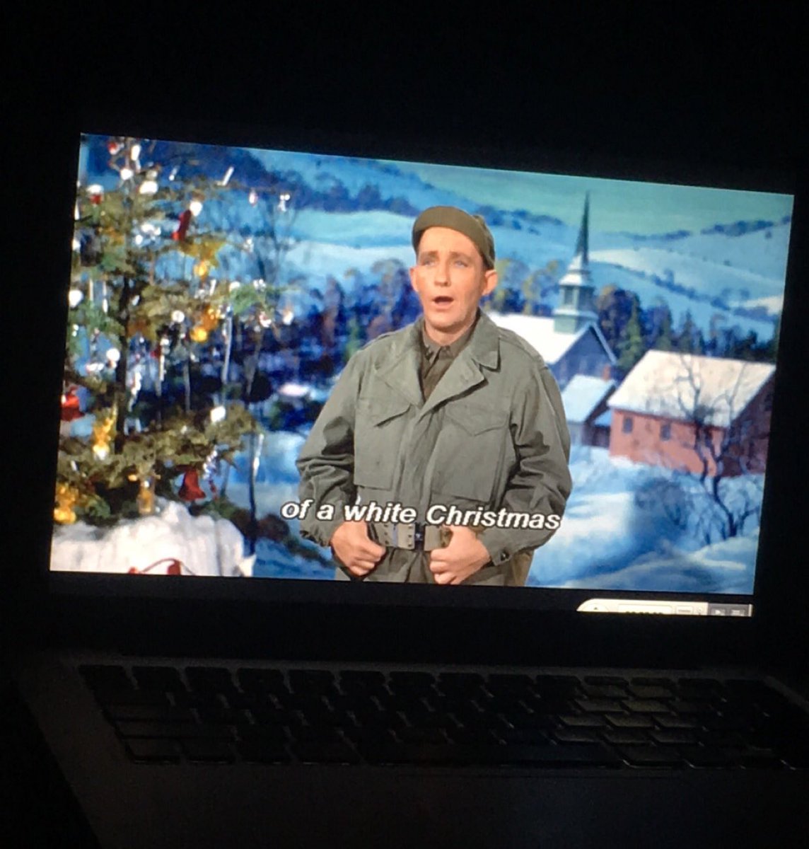 SareSinger's tweet image. It’s never too early for Christmas movies right?? 🎄 #whitechristmas #bingcrosby #itsalmostchristmas