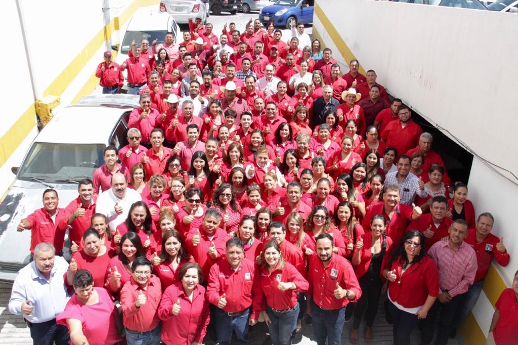 AdrianHerrera's tweet photo. Nos reunimos con Regidores y Síndicos del @PRICoahuila. Reafirmaron su lealtad hacia nuestro Partido. https://t.co/I6y7oQHFO0