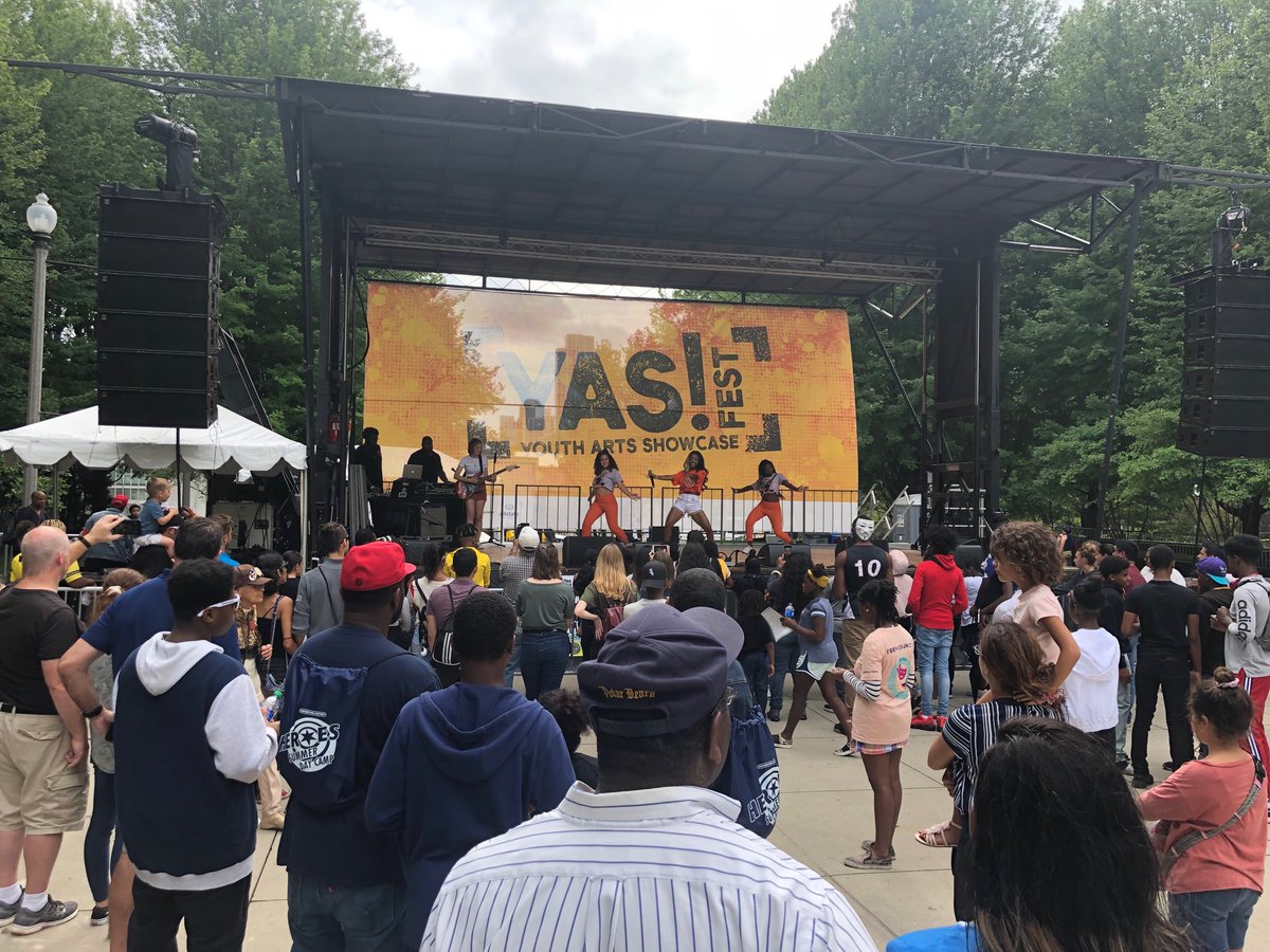 OnTheMoneyMag's tweet photo. Had a great time with @ChicagoParks at #YASfest in Chicago 2019! Speaking with 100+ youth! https://t.co/rK5xTEDPmU