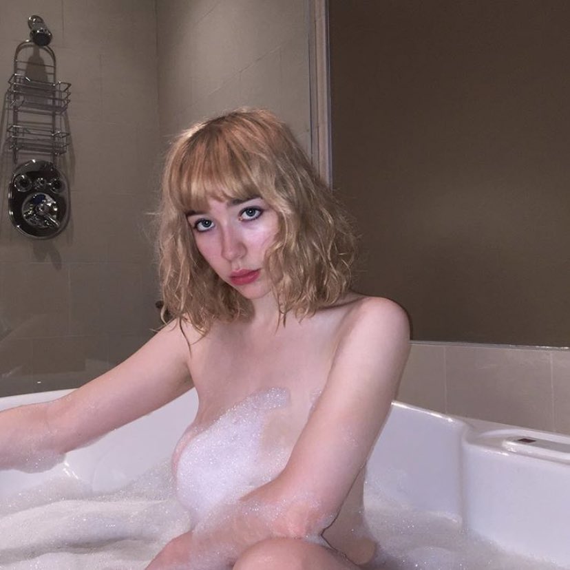 YUNGELITARP's tweet photo. 🛁 https://t.co/Eql3cD8pKG
