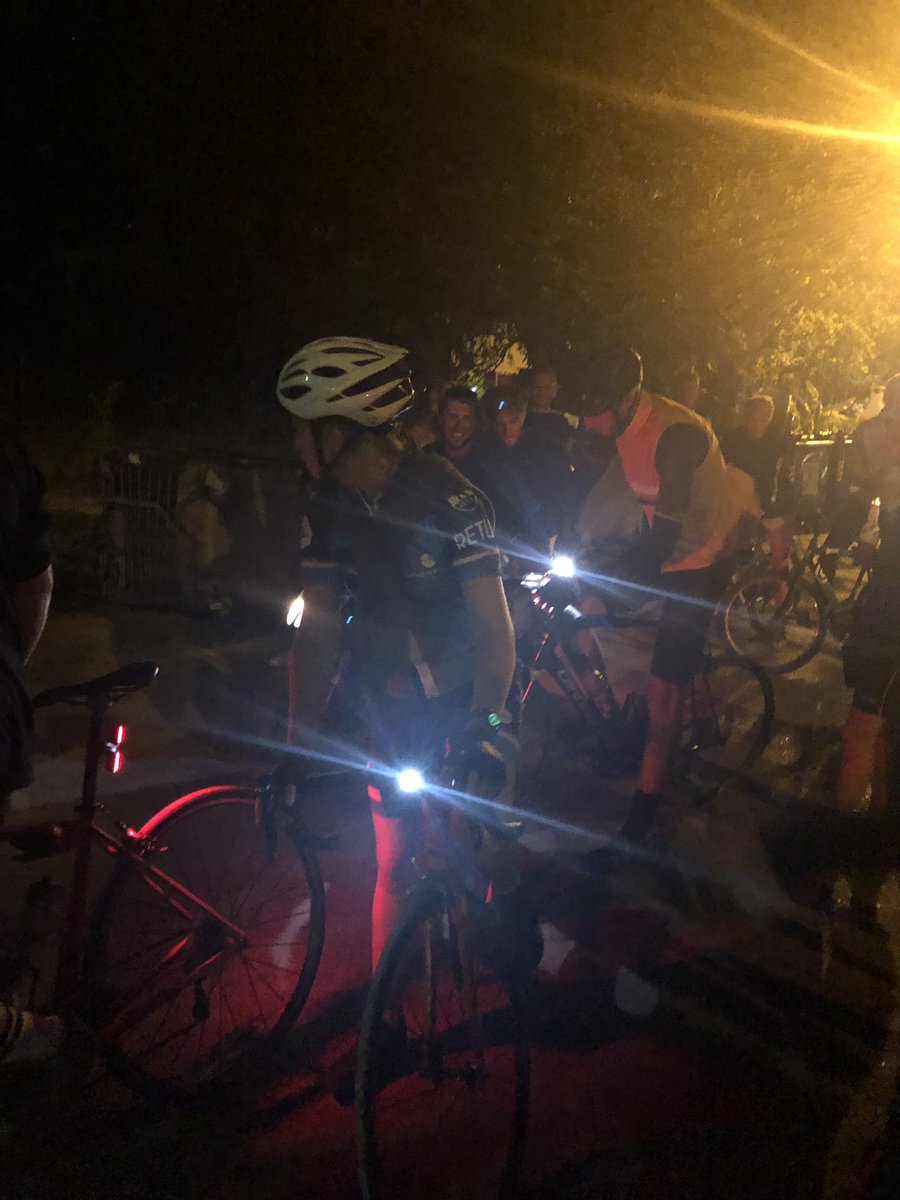 lorraine_hope's tweet photo. Tom is still going - nearly at the top of Everest! Go Tom - absolutely awesome ⭐️ @Bike4CancerUK @NeilsonCosmos @neilsonholidays https://t.co/PgcXaF00C1