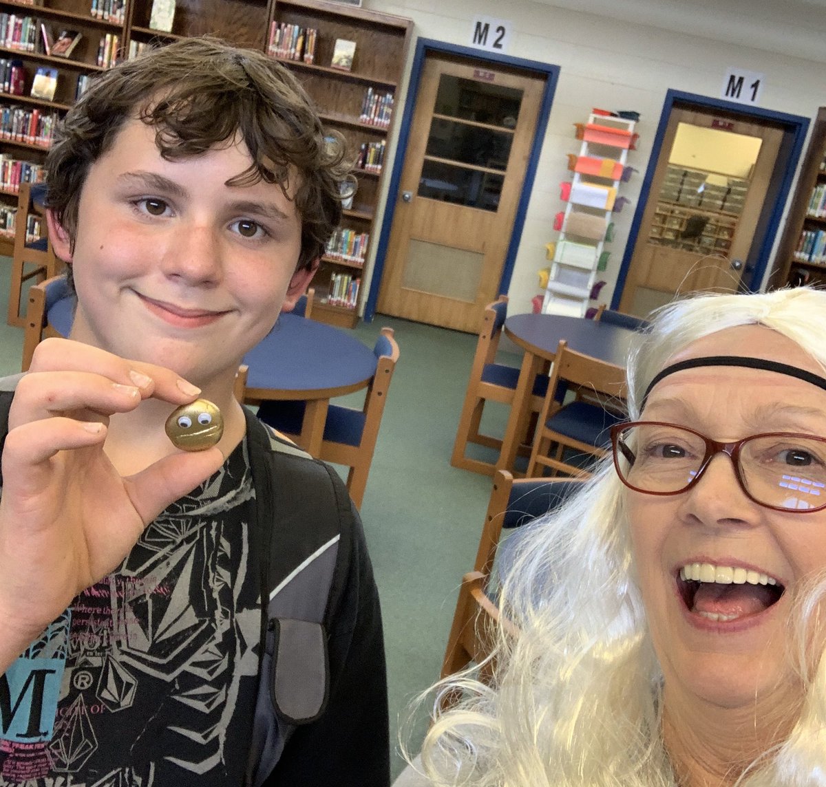 MsDinwiddie's tweet image. Read. Write. Rock. Reading Rockstar student with the coveted Reading Rocks Award! #DMSGens #DMSLib #MUSTbesuccessful