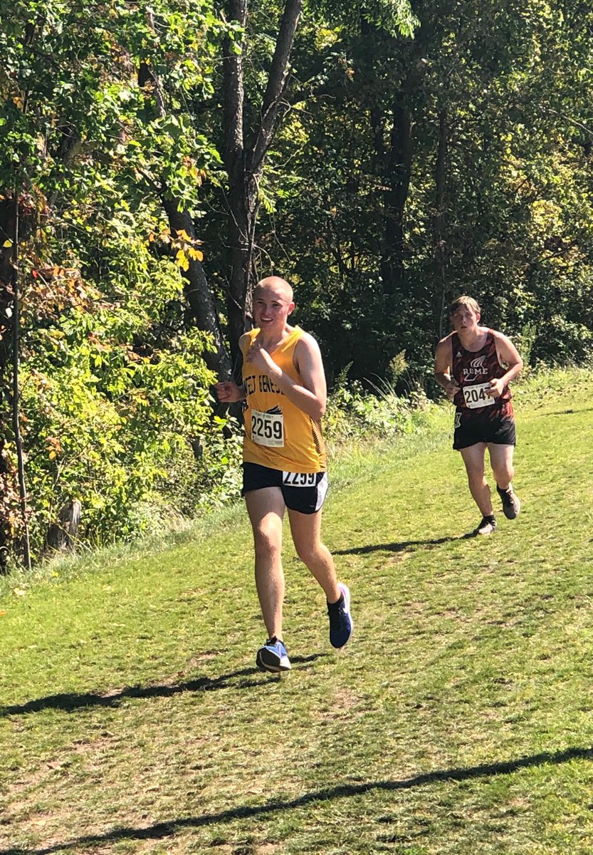 smorey234's tweet photo. Great sportsmanship displayed by @tully_athletics, staying 2 hours after their race just to cheer my guy on. Tully and his West Genesee teammates helped push Matthew to a personal best time today. Thank u 2 everyone in supporting this amazing kid. @WGAthletics
@melmoonofmylife https://t.co/JeyxG7Gxig