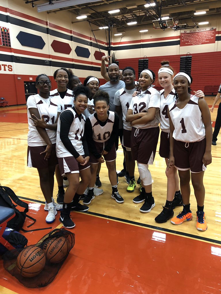 KHSLadyRooBball tweet picture