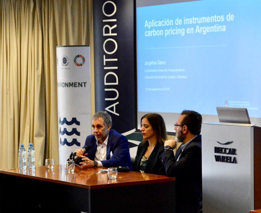 DiegoAdamson's tweet photo. Con la histórica marcha climática, y la semana del clima de #ONU, vale recordar la reciente reunión de #CuidandoElClima @pactoglobalARG con @AmbienteNacion  @PNUDArgentina @Bradesco por el #PrecioDelCarbono como instrumento clave para lograr los 1.5C #AcuerdoDeParís #ODS13 #SDGs https://t.co/CApKq7XZvb