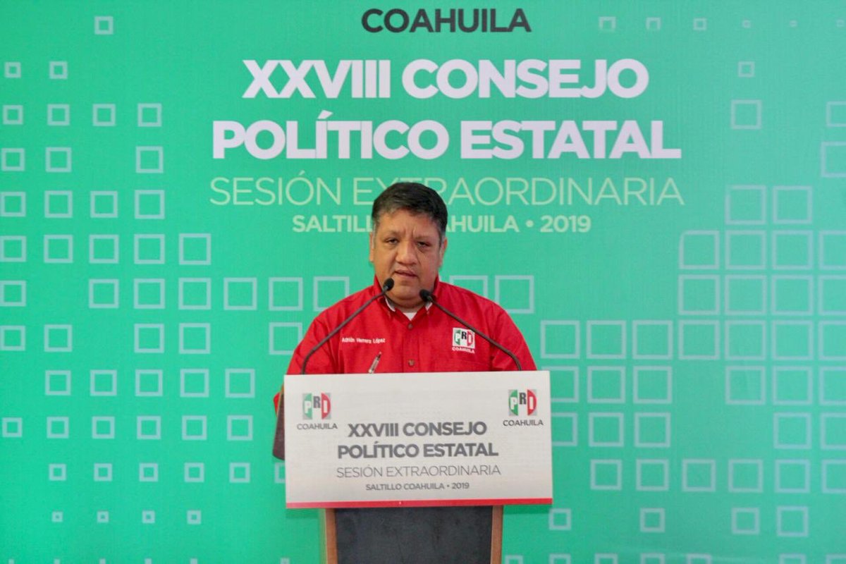 AdrianHerrera's tweet photo. Hoy es el día más importante en carrera política, asumo junto con mi compañera @LilyGutierrezB el más alto honor que un priísta puede tener, dirigir los destinos del Partido, me comprometo a poner mi mayor esfuerzo, capacidad y cariño por este gran Instituto Político. https://t.co/bbz8SuBFlw