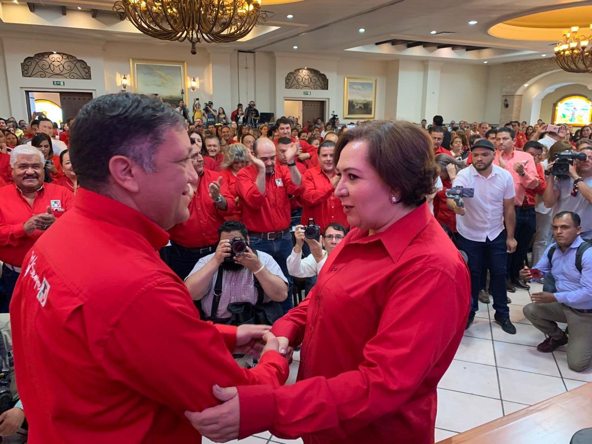 AdrianHerrera's tweet photo. Hoy es el día más importante en carrera política, asumo junto con mi compañera @LilyGutierrezB el más alto honor que un priísta puede tener, dirigir los destinos del Partido, me comprometo a poner mi mayor esfuerzo, capacidad y cariño por este gran Instituto Político. https://t.co/bbz8SuBFlw