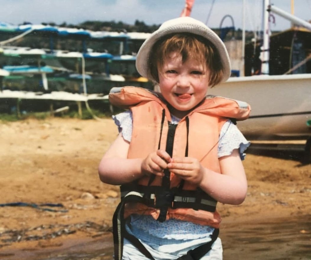 ***MEET THE COMMITTEE*** 
Name: Izzy Lewis 
Position: Vice President 
Age: 20
Degree: 3rd year medic 
Fave uni sailing moment: every curry social ever 
#breezeon
#greenandgold
#FindYourActive 
#sailingisasport