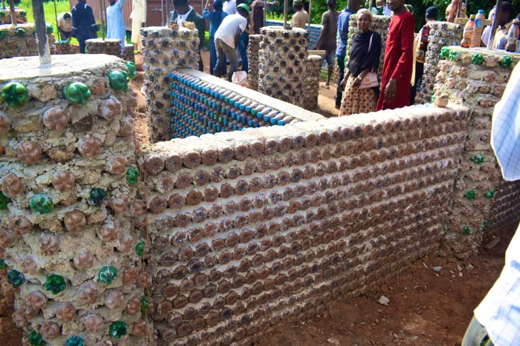 dheenylkhair's tweet photo. #KESS19
The tour to Development Association for Renewable Energies #DARE in Kaduna State.
Participants saw a Plastic bottles can be used for building!
@elrufai @FMEnvng @dheenylkhair @actfoundation @acinigeria @sakeenat_bello @SheyiBecks @kdMoEnvironment @KepaOfficial https://t.co/jAPL7rWfI3