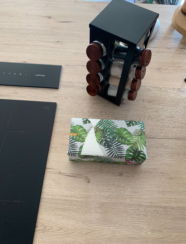 sanemis's tweet photo. Le nouvel essuie tout #okayPratic très utile et efficace sur ma table, dans ma cuisine , sur ma coiffeuse. Je suis conquise. #okay, #okayPratic https://t.co/jAz05zHk2q