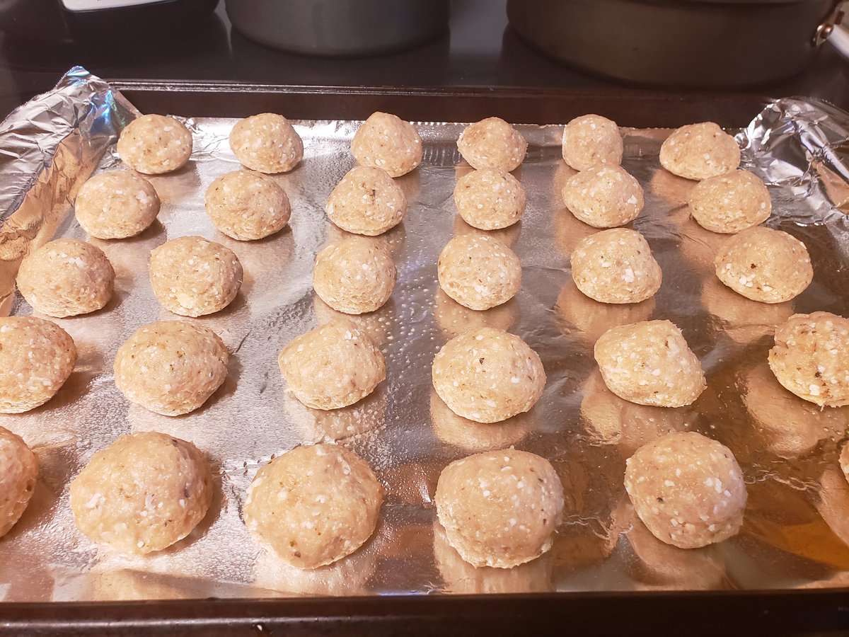 RealFoodHolly1's tweet photo. Cooking fool today!
Stuffed chicken meatballs, chicken pot pie (Just the filling, gotta get the crust on that) and egg roll bowls
#FreeStyleCooking #FoodPrep #MySpoony #IMadeThis #GetInMyBelly #RealFoodRealPeople https://t.co/FAIOwu3J60