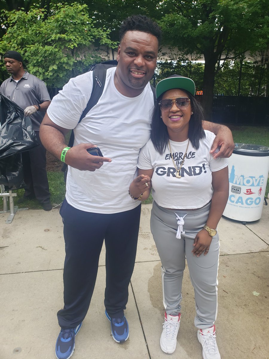 lizzieeg30's tweet photo. @DjReeseChicago and I at #YASFEST 2019!!! Thanks @Millennium_Park @ChicagoDCASE for the partnership! 🤝🏾 https://t.co/c4C5EJ3PxJ