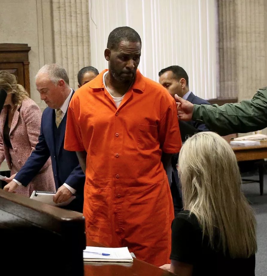 amflowp's tweet photo. #RKelly  may God Almighty help you in this situation you find your self into,I wish I have the power I would have set u free,bet pls if it is true,change from it, https://t.co/YoAKWK8npU