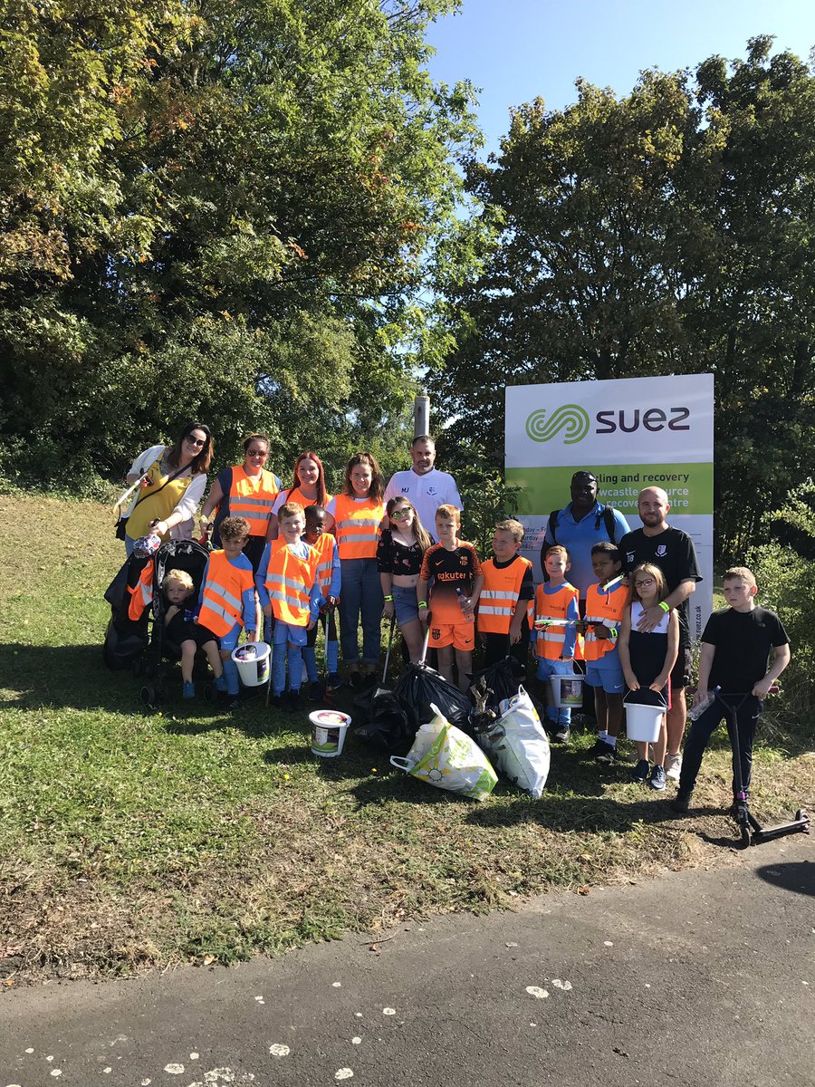 jaynewellWCBU9s's tweet photo. @NewcastleCC @walkercentral88 thank you for your help and supplying our boys with safety advice and equipment so Walker Central Under 8s could complete their sponsored litter pick from our own clubhouse in Walker all the way to the Tyne bridge 👏👏👏 https://t.co/t18Qz1eMVn