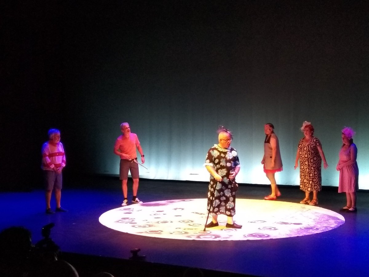 MPeraferrer's tweet photo. Ara a El Canal de Salt,per veure la divertida, personal i ben feta, adaptació d'EL TARTUF de Molière,feta pel El Safareig de Salt,una de les companyies de teatre anateur,que a títol personal considero una de les que té més ofici, tradició i bon rotllo, de les comarques de Girona. https://t.co/VMpbQu90N8