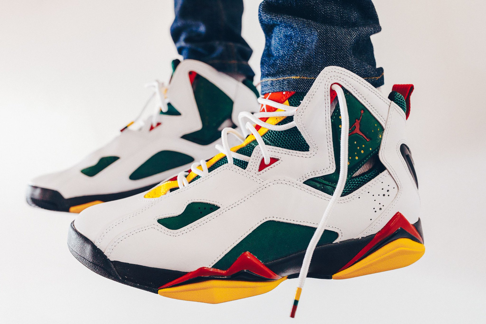 jordan true flight gym red