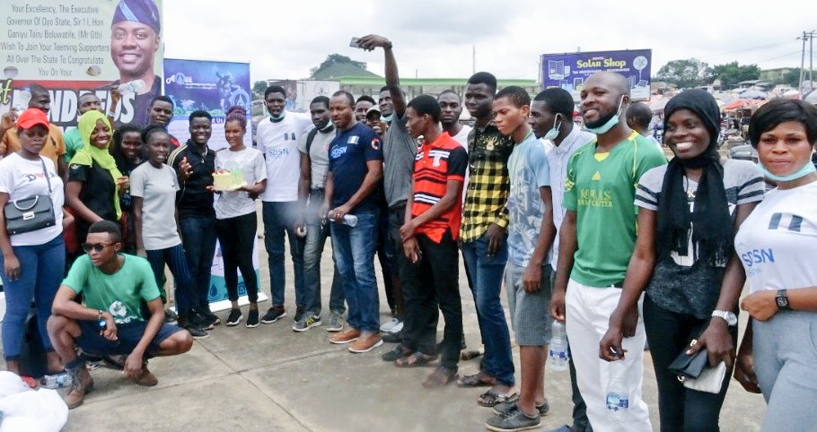 simiadeodun's tweet photo. Only heroes have their birthdays on World CleanUp day...happy birthday Chérie @FaithEko1 💚
#HBD #CleanUpIbadan #CleanupChampion #CleanUpDay https://t.co/AKc8mb63qv