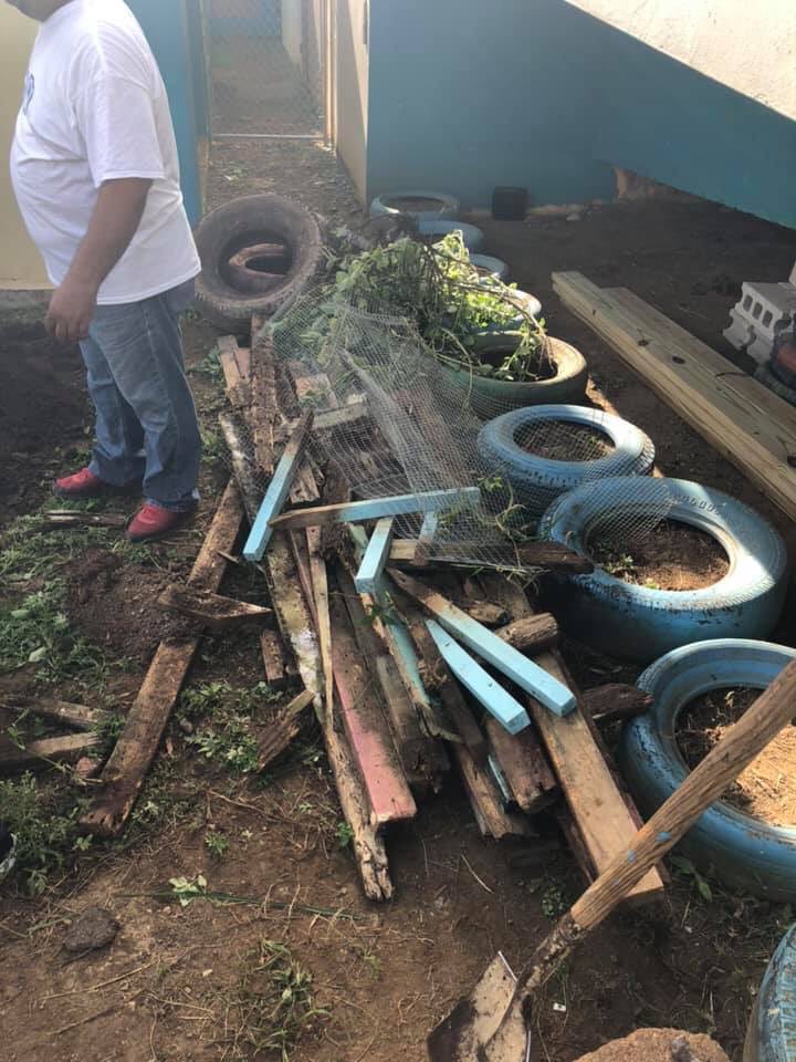 JCIPUERTORICO's tweet photo. Limpieza en la Escuena Benita Gonzalez de Caguas  #WorldCleanUp https://t.co/NKY7rTcQ8z
