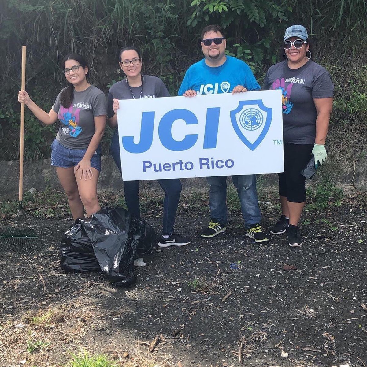Limpieza en Avenida Jorge A. Ramos en San Germán #worldcleanupday