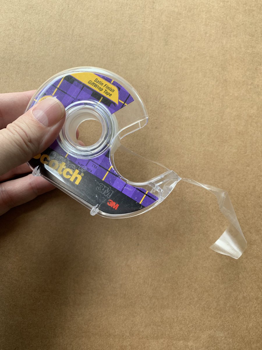 exzag's tweet image. What’s the deal @3M? That’s at least 7 rolls of scotch tape that I have to cut with scissors because the poor cutting edge dulls immediately or breaks apart. Seriously, this one cut no more than 6 pieces of tape!!!