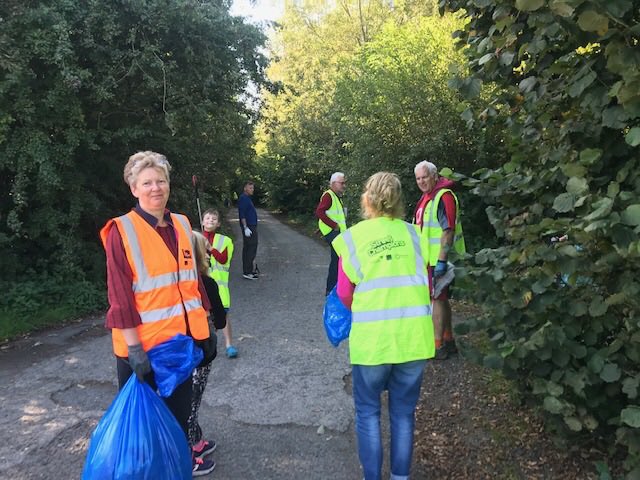 HorsehayPool's tweet photo. Some more photos of today’s #litterheroes https://t.co/rXDWGOVHFn
