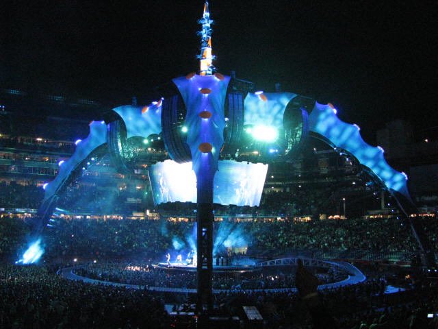 ⁦<a href="/U2/">U2</a>⁩ ⁦<a href="/GilletteStadium/">Gillette Stadium</a>⁩ Foxborough MA 9-21-09 #U2 #U2360 #TheClaw ⁦<a href="/daniDpVox/">dani mattei</a>⁩ ⁦<a href="/u2gigs/">U2gigs</a>⁩ ⁦<a href="/U2tour/">U2tour</a>⁩