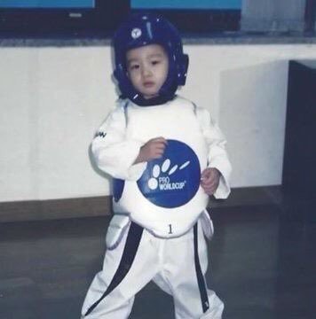 Christine_2341's tweet photo. #KIMYOHAN 😊😘
#HappyYoHanDay 👑
💞💖🎂🎁🎉🎊 https://t.co/RUKKzlyuUO