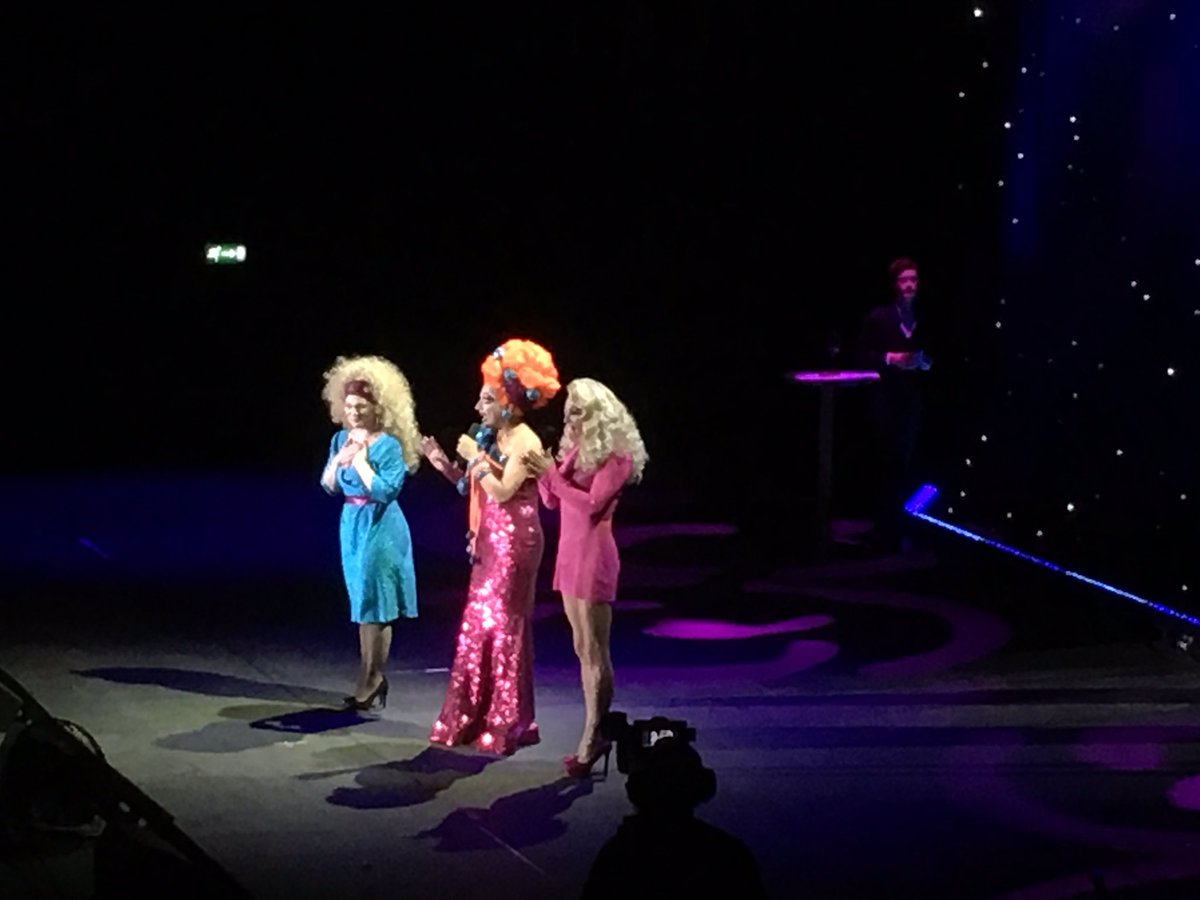 K1mmy87's tweet photo. Laughter really is the best medicine, couldn’t miss this!  Laughing from start to finish.   @WendyExperience @MissSherryVine @TheBiancaDelRio #itsjesterjoketour2019 #bestfluffer https://t.co/kZGiREWJ1p