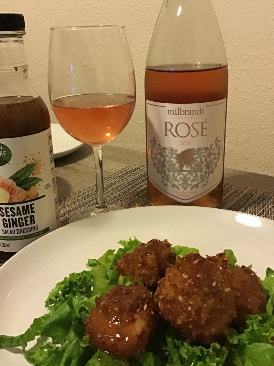 Scallops came out so delicious! I'll be writing up an entry talking all about it but here's a preview. #pinksociety <a href="/milbrandtvino/">Milbrandt Family Wines</a> <a href="/RedWineCats/">Misty</a> <a href="/_drazzari/">Dave Razzari</a>