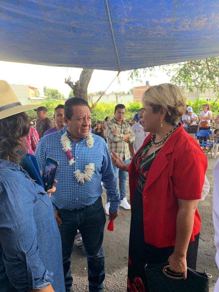 En Tetelcingo, Morelos, acudí a la inauguración de la Escuela del Idioma Náhuatl; se contó  con la presencia de  Regidores, Ayudantes Municipales y Delegados del Ayuntamiento de Cuautla; el Presidente del Comisariado Ejidal de Tetelcingo y el ICATMOR que propició que esta escuela