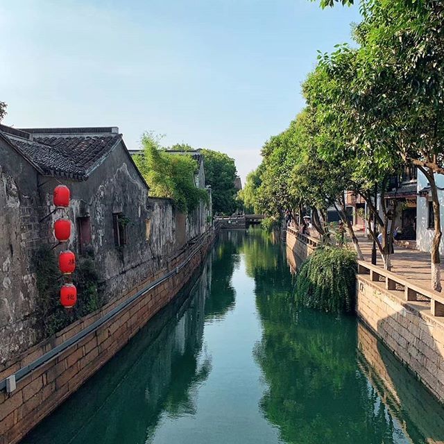 PaulMagie's tweet photo. 锦绣山河 🏞️ #china #river #chengyu #suzhou #pingjiangstreet #chineseculture
#中国 #苏州 #平江路 #中国文化  #茶馆 https://t.co/fUCYHq1Un0 https://t.co/TJJPU7ap2m