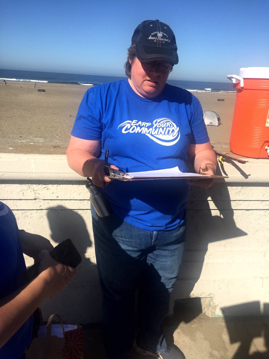 BayHaught Earpers spent the morning at the beach volunteering with @parks4all for #InternationalCoastalCleanupDay.

 #StartTheWave #EarpYourCommunity #WynonnaEarp @StartTheWave @earpitforward @WynonnaEarpPod 1/5