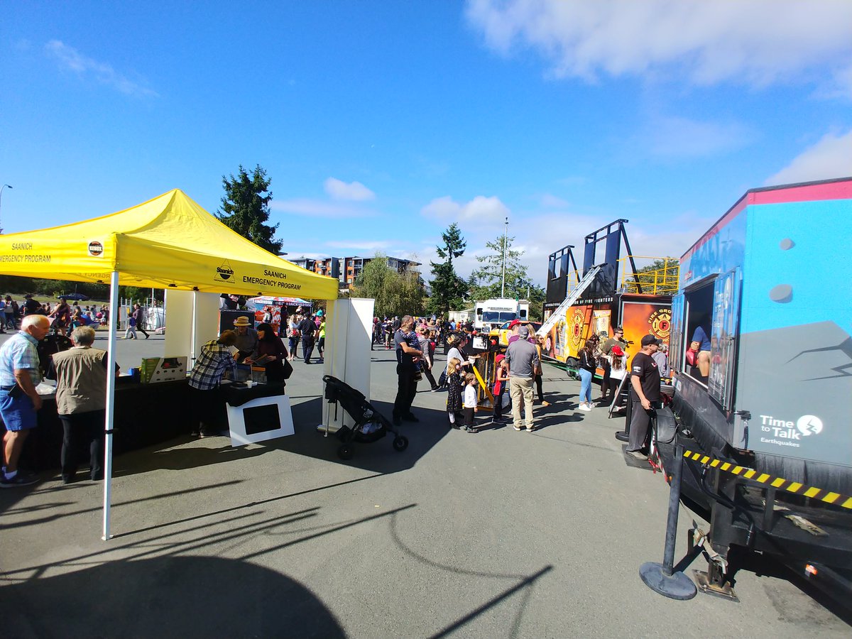 motionsafe's tweet photo. Open House today at the Saanich Fire Hall was a hit!! Thanks for having us out @saanich ! @SaanichEP @SaanichFire #earthquake #preparedness https://t.co/Utq7X6bLQG